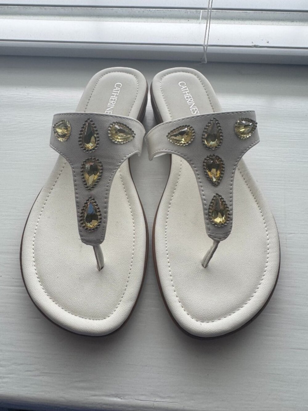 Catherines Womens Cream and Gold Gem Sandals Shoes Size 8W P5